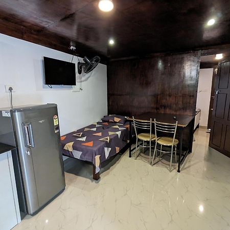 Budget Home Kochi Exterior photo