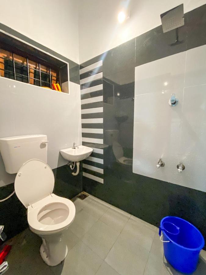 Budget Home Kochi Exterior photo