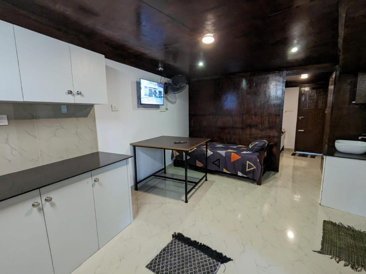 Budget Home Kochi Exterior photo