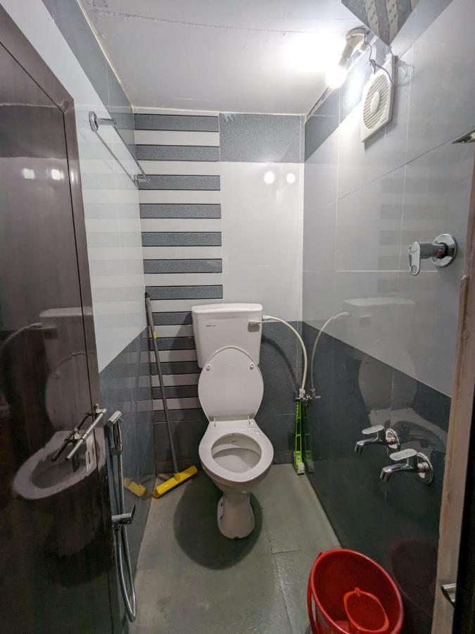 Budget Home Kochi Exterior photo