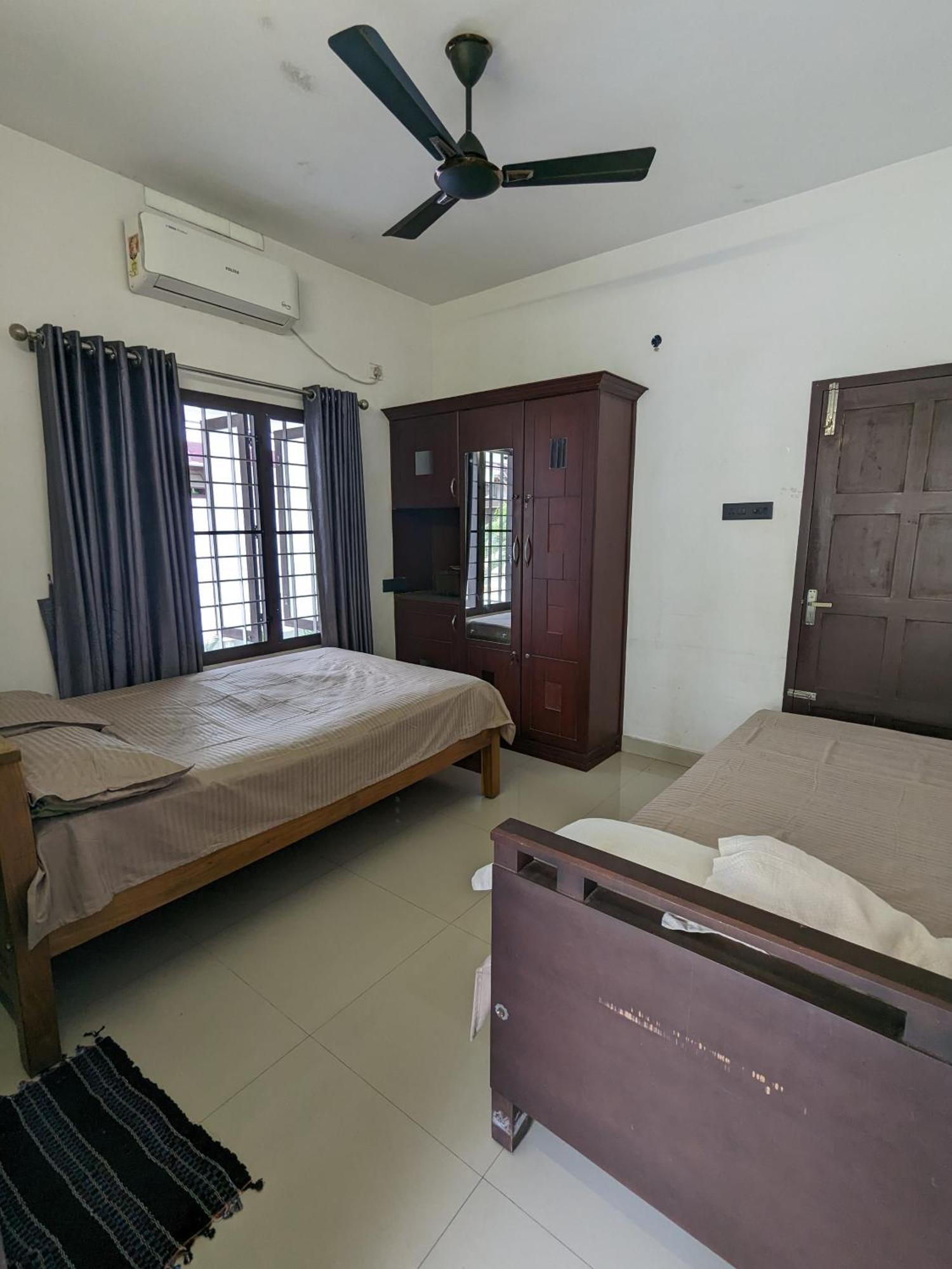 Budget Home Kochi Exterior photo