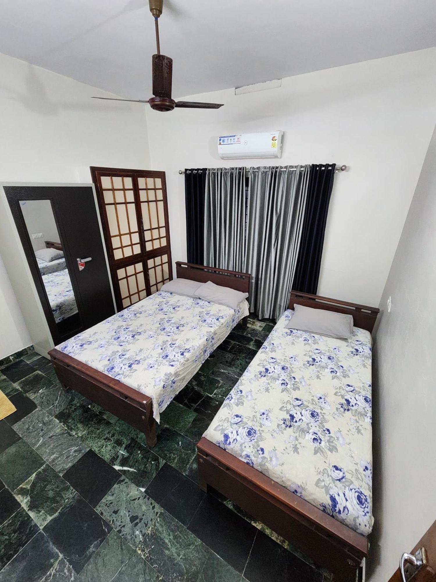 Budget Home Kochi Exterior photo