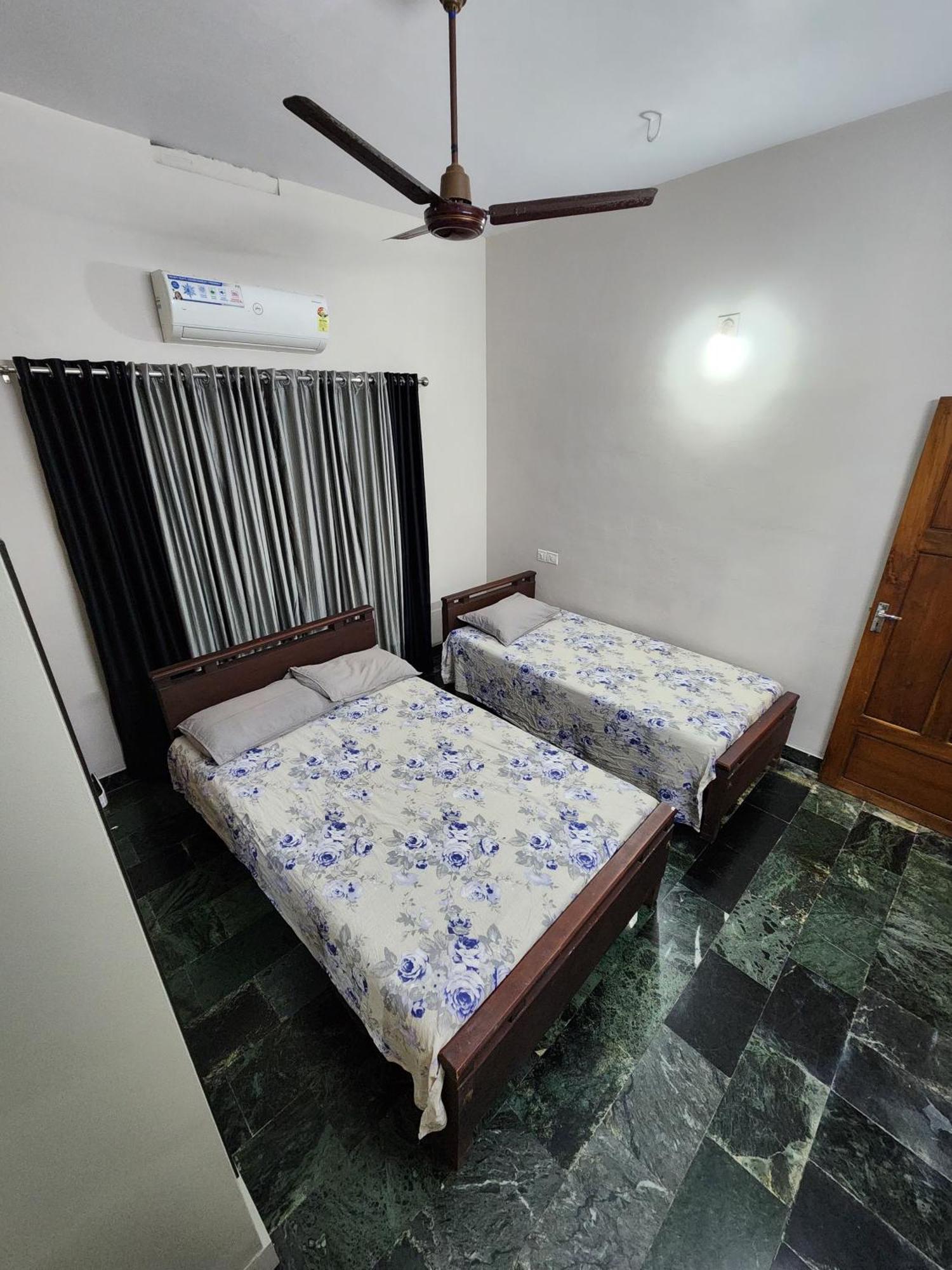 Budget Home Kochi Exterior photo